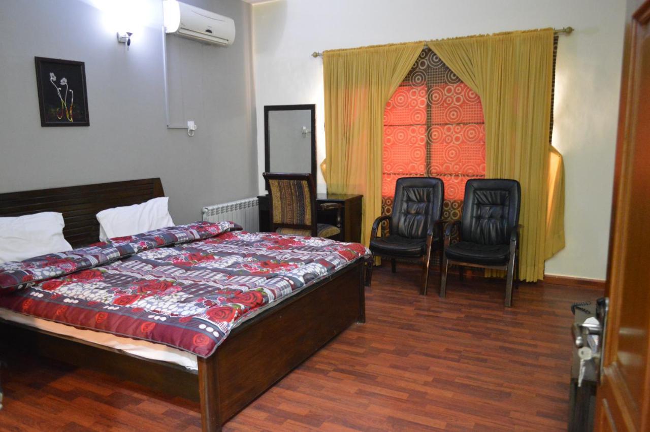 Royal Manor F-10 Bed & Breakfast Islamabad Eksteriør bilde